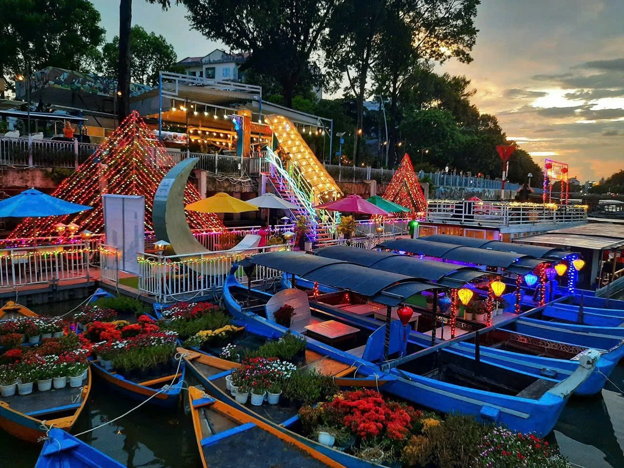 Ho Chi Minh City Accessible Travel Guide: Where to Go & What to Eat for Everyone